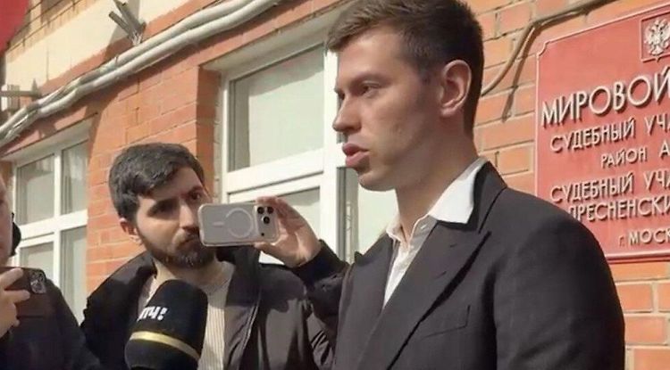 Смолов заявил, что отметит закрытие дела не в «Кофемании»