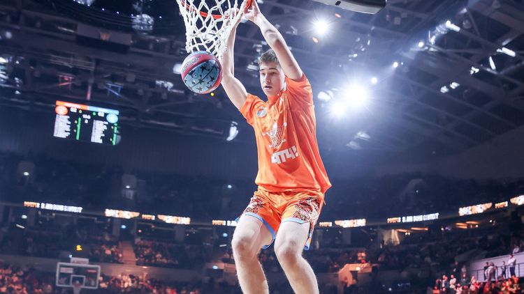 Россияне Амосов и Фролов попали в топ-10 главных европейцев 2008 года рождения