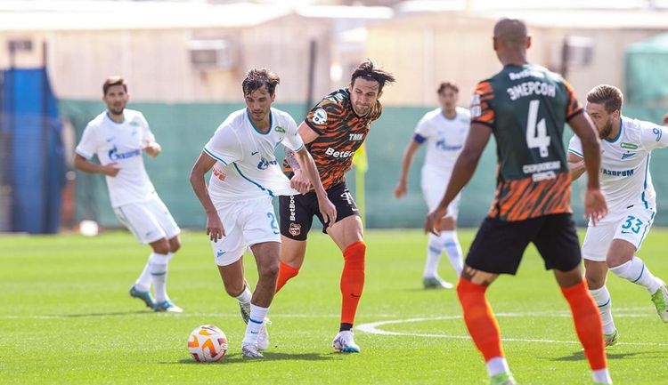 У «Зенита» на сборах новый нападающий. Он забил «Уралу» и выглядел лучше Сергеева и Кассьерры