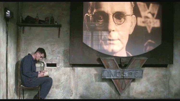 Андрей Чернышов: Деньги, потраченные на слежку за людьми, лучше направить в медицину. Сербский футбол пока не коснулся кризис
