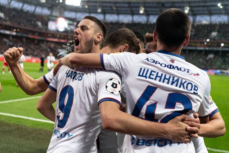 Только это обстоятельство мешает сказать, что Гинер отошел от дел в ЦСКА