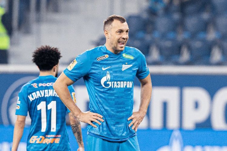 «Зенит» должен сыграть в Италии без Дзюбы. Жест в адрес Семака может оставить форварда без нового контракта