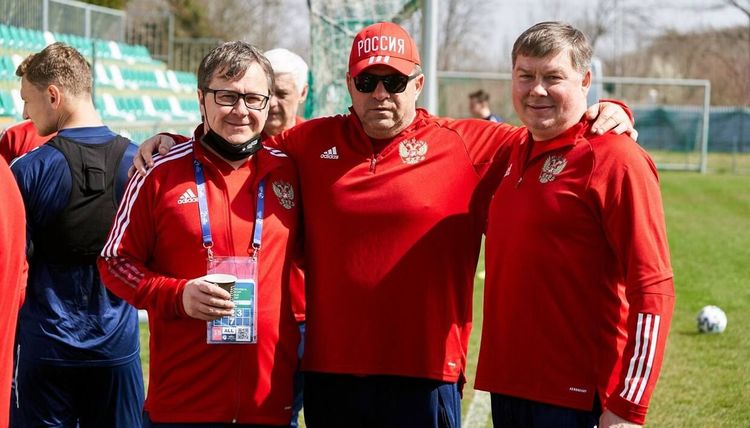 Семак, Карпин и Федотов прошли курсы повышения квалификации. Как РФС меняет систему образования