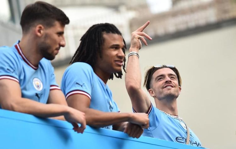 Зажравшиеся мажоры. Как проводят отпуск звезды мирового футбола