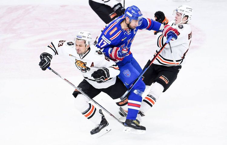 Защитник «Амура» Максим Кондратьев: Только приехал в «Торонто» — сразу стали узнавать на улице