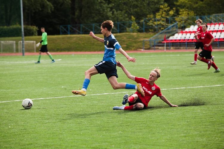 Чехарда лидеров у старших команд. Итоги июня в ЮФЛ Северо-Запад