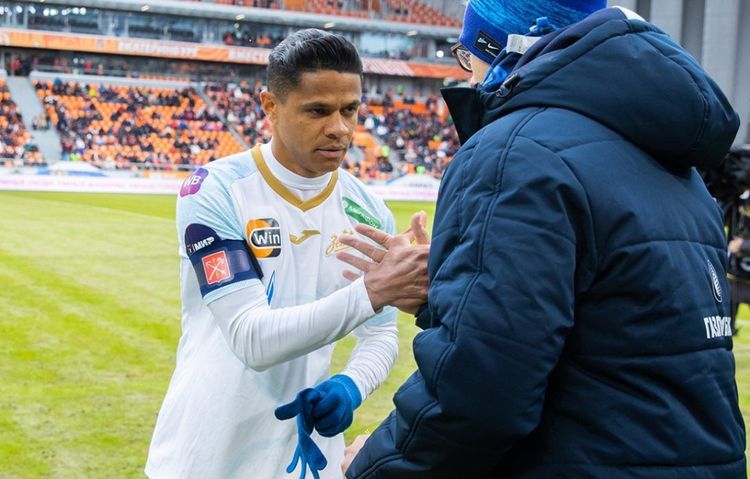 Жоаозиньо заявил, что Дуглас Сантос нужен сборной России