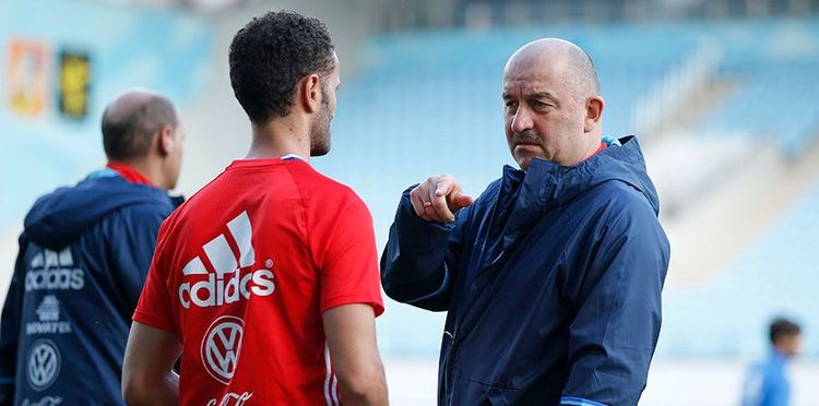 Именинник Саламыч крестится и свистит по-польски