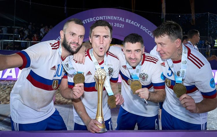 «Надеюсь, что Дзюба нас поздравит»: Крашенинников после победы сборной России в Межконтинентальном кубке 2021