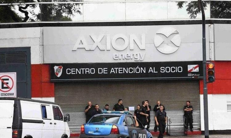 Самый великий клуб Аргентины отказался играть из-за коронавируса. Демарш «Ривер Плейта» обсуждает даже президент страны