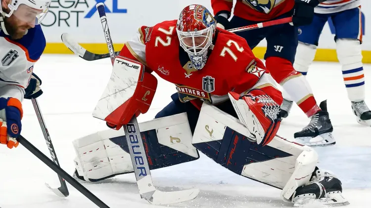 Фетисов похвалил Бобровского за драку с американским вратарем в НХЛ