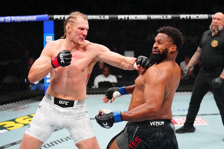 Мацола: Волков способен забрать пояс UFC после ухода Аспинэлла