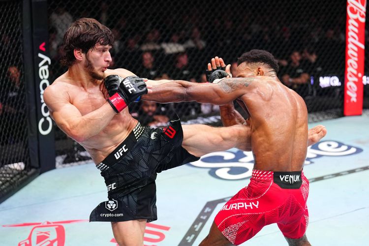 Уайт допустил бой Евлоева с Волкановски после победы в Лондоне