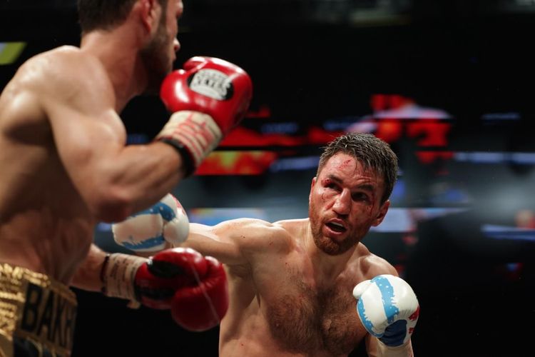 Субханкулов в Уфе победил Усмонова в претендентском поединке по версии IBF