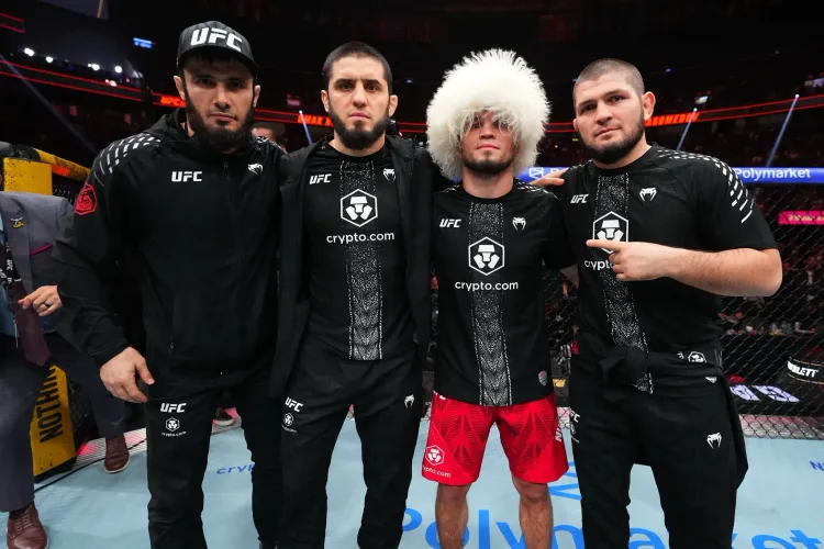 Бой Умара Нурмагомедова и Сонга Ядонга возглавит турнир UFC в Шанхае