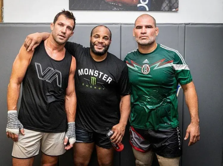 Кормье назвал Зайнукова опасным бойцом после дебюта в UFC