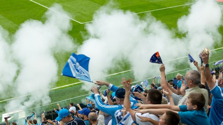 Депутат Милонов о пиве на стадионах: Если ты не можешь оторваться от бутылки, сиди в баре