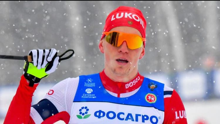 В сборной России назвали причину неудачного выступления Большунова в спринте Кубка России