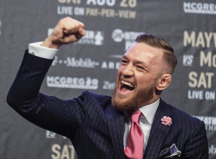 Макгрегор поздравил Чимаева с титулом UFC