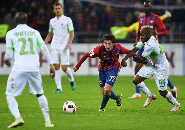 Дружба тренеров и служба арбитров