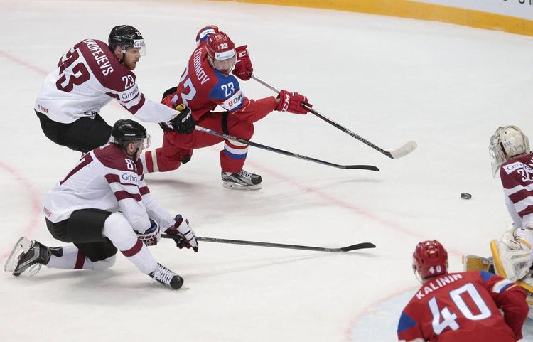 Нападающий сборной России Роман Любимов: Финны выдавили нас на периметр, а нужно было продираться внутрь, к воротам