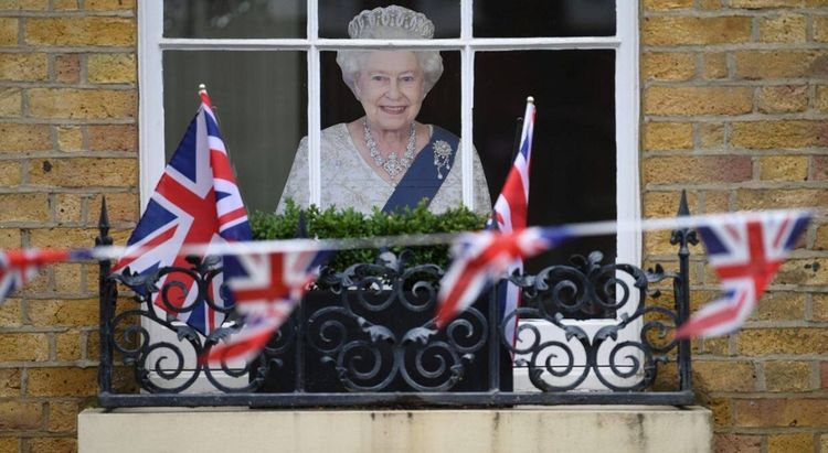 В эфире «Матч ТВ» королеву Елизавету назвали рептилоидом. Оказывается, главный идеолог этой теории – экс-футболист