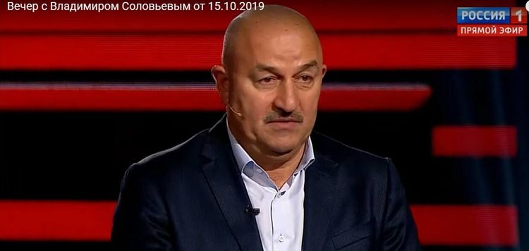 «Лучшее, что могло случиться с нашим футболом, это приход Черчесова». Сообщил Соловьев… Черчесову