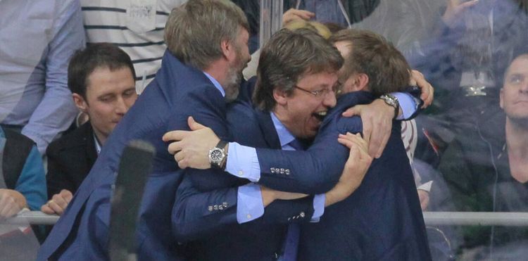 Зарубил один себя — и осталось шесть их