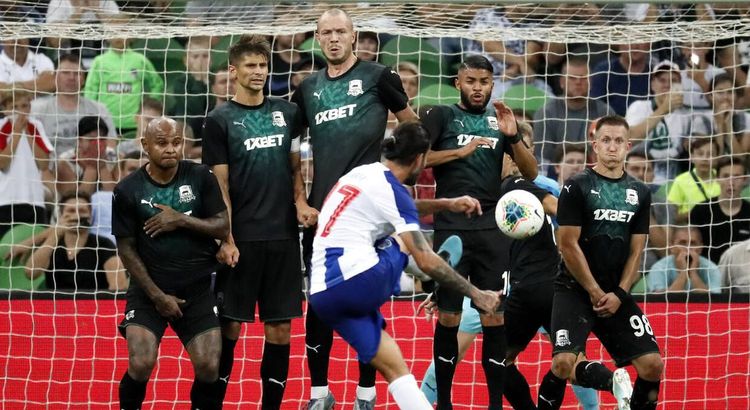 Пятка Веллитона, Халк и «железные шары». Как хорошо вы знаете историю встреч «Порту» с российскими клубами?