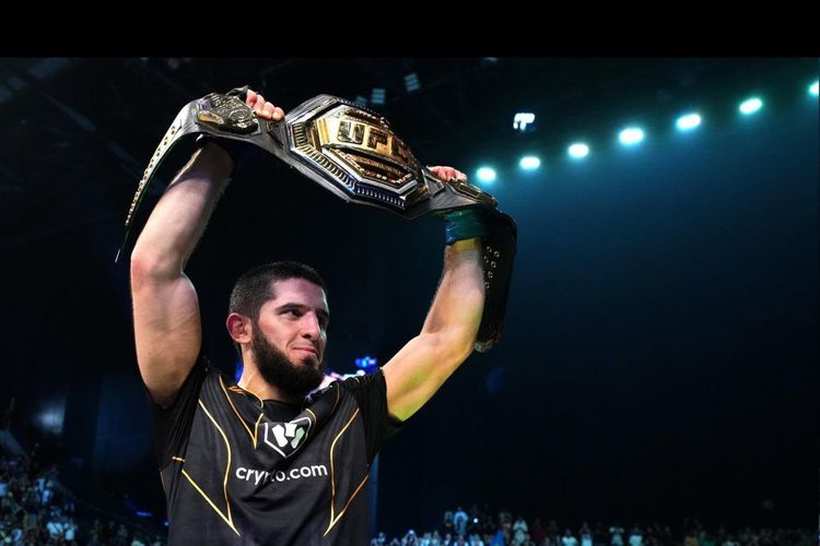 Оливейра снялся с UFC 288. Дариуш подерется с Махачевым?