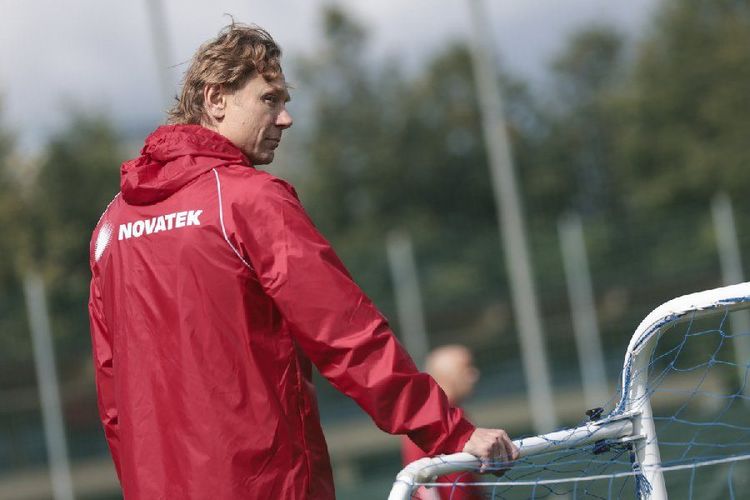 Карпин набрал четыре очка после двух матчей, но использование игроков сборной России вызывает вопросы