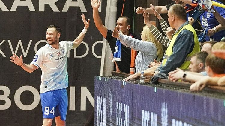 «Ухта» уверенно пробилась в полуфинал Суперлиги по футзалу