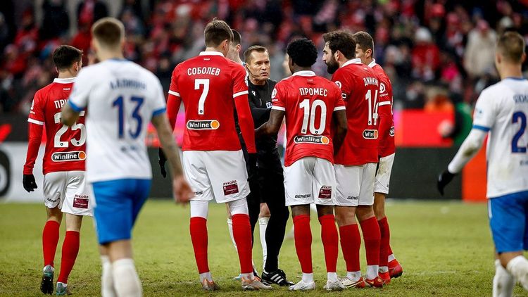 «Это дикость». «Спартак» в открытую давит на судей