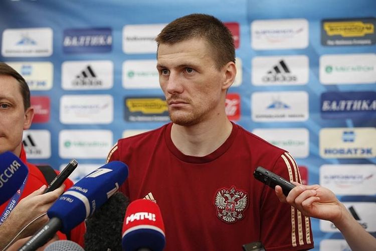 Полузащитник сборной России Олег Иванов: У нас в защите немолодые, зато опытные