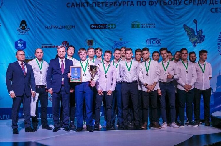 Трудно понять ребят, которые поспешили покинуть наш клуб