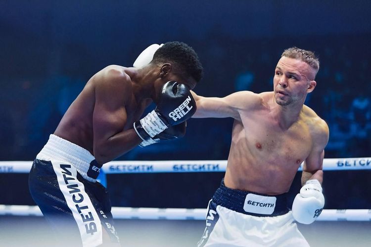 Петербуржец Мазур возвращается на профессиональный ринг и сразится с нокаутером из Казахстана