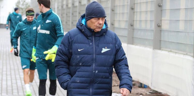 А что, Луческу разве уволили?