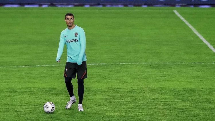 Что посмотреть в январские праздники. Роналду, Месси, Миранчук и Головин сыграют для вас