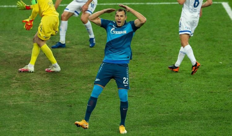 У «Зенита» первая в сезоне победа над иностранцем. Семак схватился за свою должность
