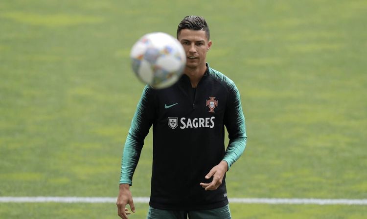 Лига наций важна для Роналду и ван Дейка. Она может помочь им выиграть «Золотой мяч»