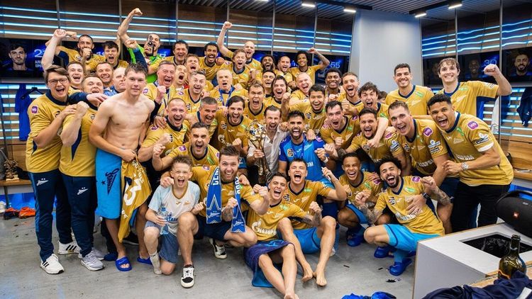 Как в первый раз. Эмоции в раздевалке «Зенита» после тяжелейшего чемпионства в РПЛ