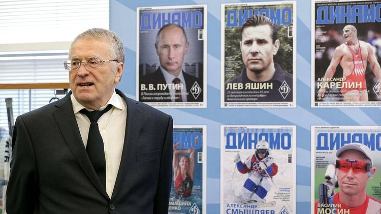 Жириновский и спорт: Называл боление за «Спартак» бессмысленным, дружил с «Динамо», подарил Тайсону голубя