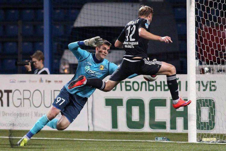 Как должен называться  футбольный клуб в Петербурге?