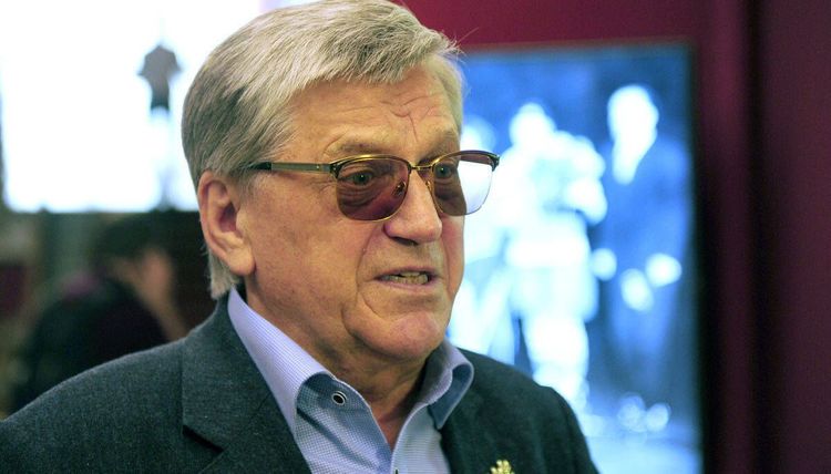 «Люди умирали и замерзали в окопах с «Катюшей». Александр Тихонов о замене гимна на песню «Катюша»