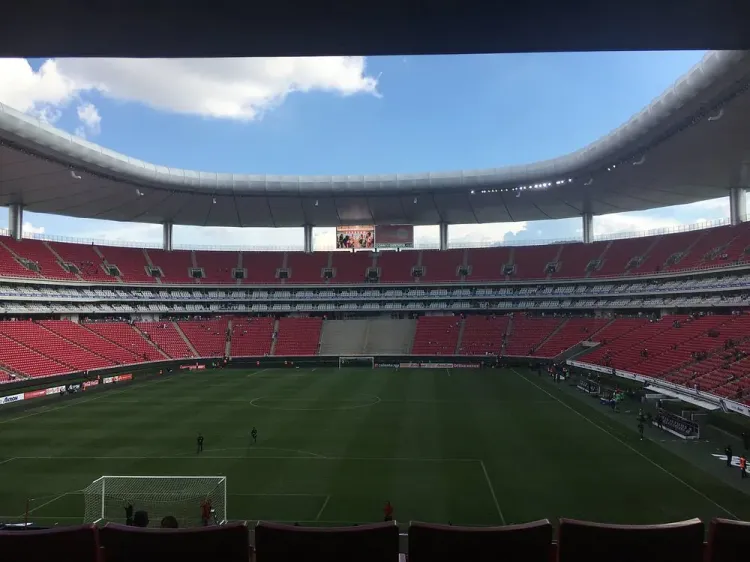 estadio-akron.webp