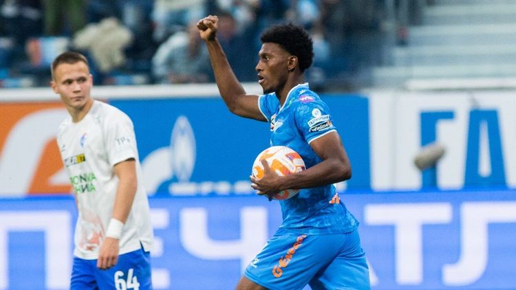 «Зенит» отметил возвращение Глушенкова победой над «Факелом». Но начало оставляло желать лучшего