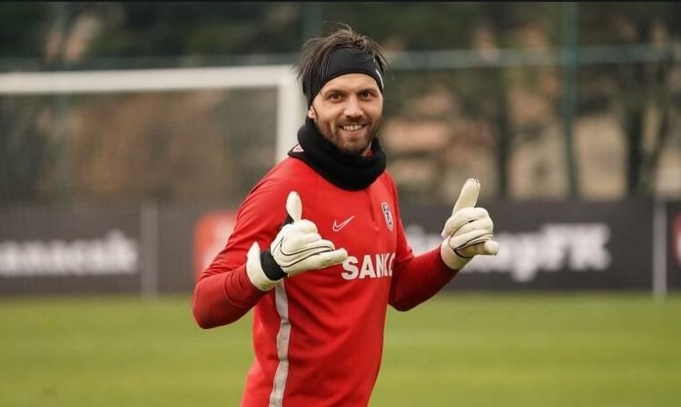 Дебютант турецкой лиги разорвал контракт с Лодыгиным. Он действительно слабо играл?