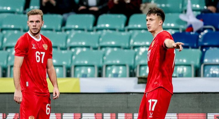 Глушенков теряется в сборной, Головин – лидер команды. Почему Россия проиграла Чили