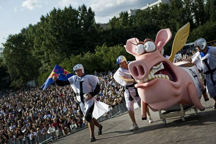 Летающие свиньи и тонущие рыцари. Red Bull Flugtag 2017 – прием заявок открыт!