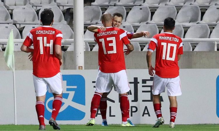 Кошмарный уик-энд для Кудряшова и Черышева. Их команды крупно проиграли, а вингера заменили еще до перерыва